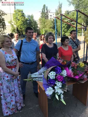Первоклассников из двух школ Одессы пригласили весело отдохнуть на каникулах