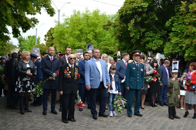 Живой коридор, митинг-реквием, выставка и праздничный концерт: в Белгород-Днестровском отметили День Победы