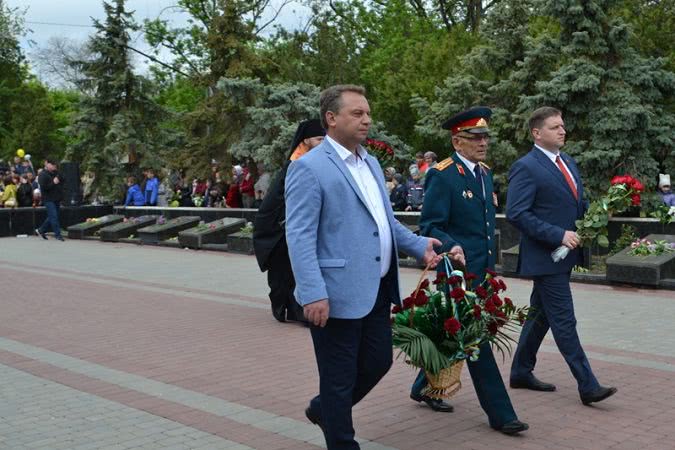 Живой коридор, митинг-реквием, выставка и праздничный концерт: в Белгород-Днестровском отметили День Победы