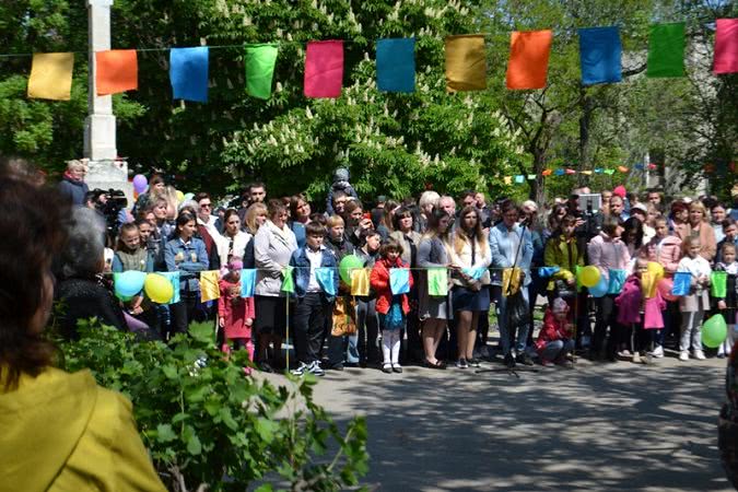 Живой коридор, митинг-реквием, выставка и праздничный концерт: в Белгород-Днестровском отметили День Победы