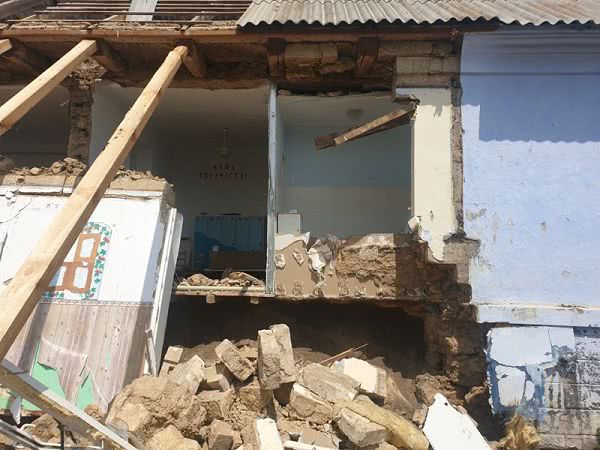 В селе Арцизского района после начала капремонта обрушилась часть здания детского садика