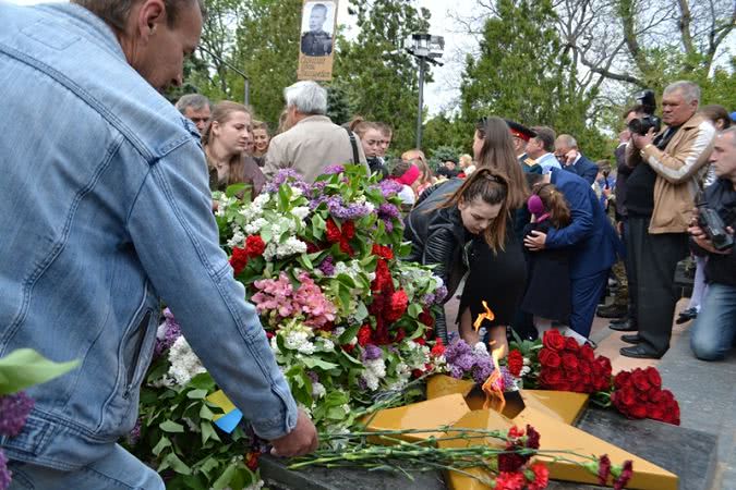 Живой коридор, митинг-реквием, выставка и праздничный концерт: в Белгород-Днестровском отметили День Победы