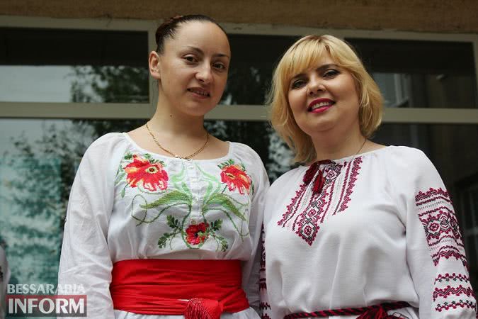 Вышиванка - больше чем мода: студенческая молодежь Измаила выстроилась в виде "вышиванкового" сердца