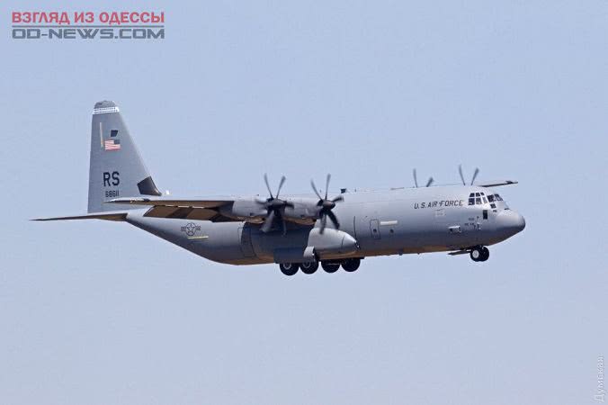 В Одессу прилетели первые военные корабли в рамках учений «Си Бриз 2019»