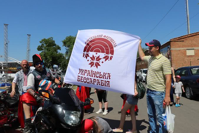 Байкеры в шароварах, казацкий двобой и украинский фольклор: в Аккерманской крепости отгремел фестиваль «Украинская Бессарабия»