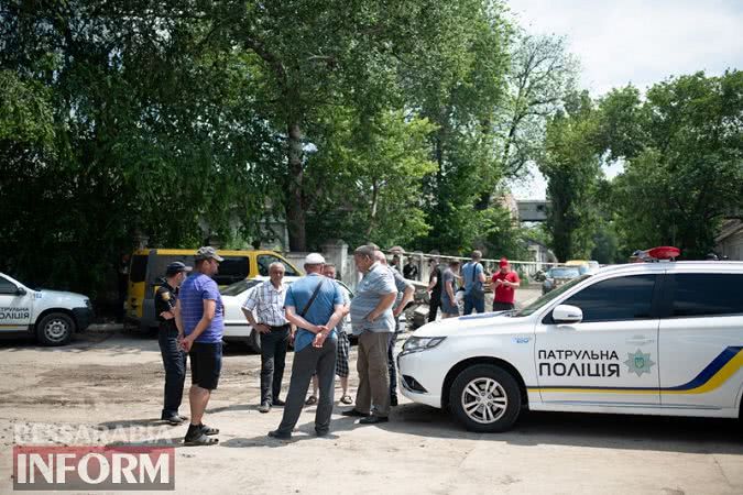 Фермеры Бессарабии пытаются вывезти своё зерно, оказавшееся в "заложниках" Измаильского элеватора - полиция им препятствует