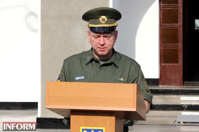 Визит нового главы Госпогранслужбы в Измаил: обновленному военному госпиталю вручили новое медоборудование и реанимобиль