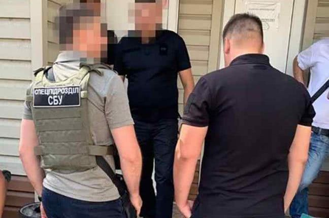 В Одесской области патрульные за взятки помогали решить проблемы богатым водителям
