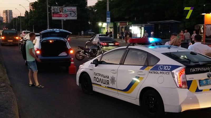 ДТП с байкером на проспекте Небесной Сотни (фото)