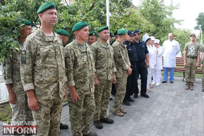 Визит нового главы Госпогранслужбы в Измаил: обновленному военному госпиталю вручили новое медоборудование и реанимобиль