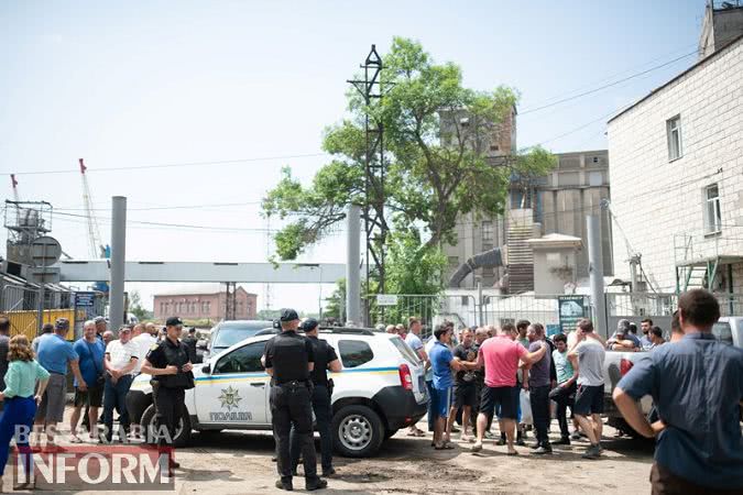 Самоуправство и грабеж: по факту событий на Измаильском элеваторе полиция открыла несколько уголовных производств