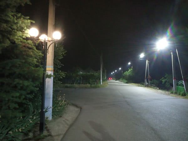На центральной улице села Лески Килийской ОТГ установили новую линию светодиодного освещения