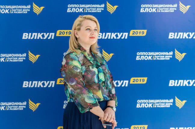 «Депутат-блондинка» из Одессы недовольна «перекрасившимся» мэром Теплодара (видео)