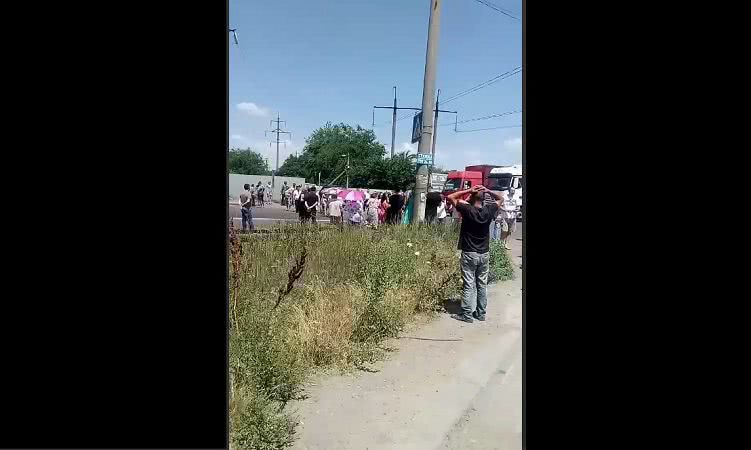В Одессе перекрыли объездную дорогу, образовалась пробка