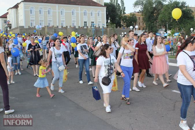 В Измаиле прошел праздничный парад "Выпускник-2019" (фоторепортаж)