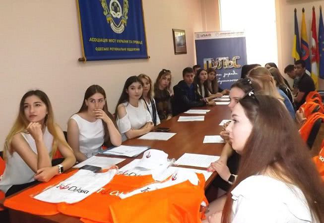 Туристам в Одессе будут помогать студенты-волонтеры