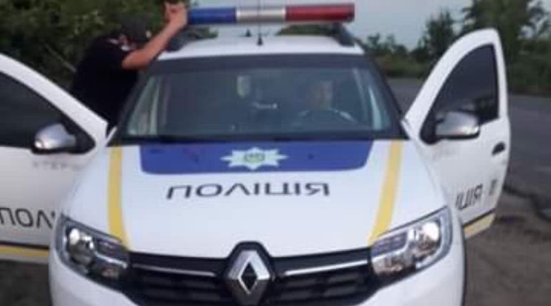 Хамство и агрессия: в сети появились все подвиги полицейского из Аккермана, который избил дубинкой человека
