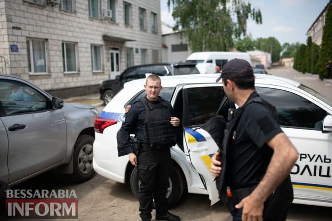 Фермеры Бессарабии пытаются вывезти своё зерно, оказавшееся в "заложниках" Измаильского элеватора - полиция им препятствует