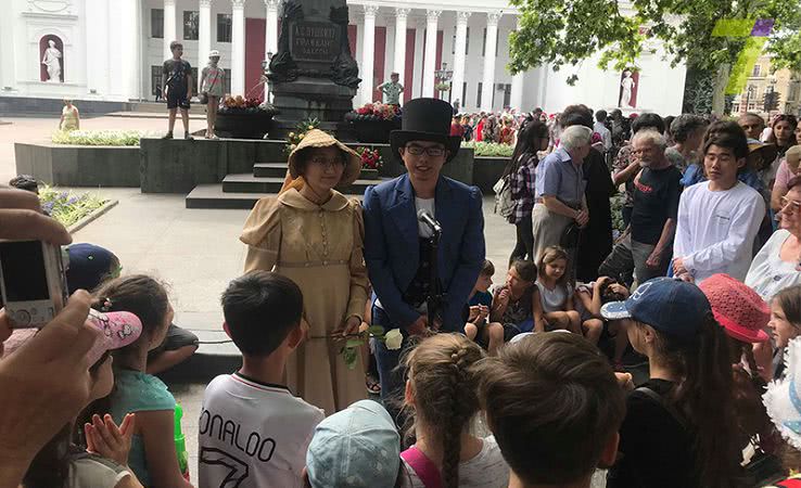 Иностранные студенты устроили в Одессе литературный косплей (фото)