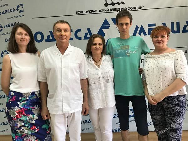 Мэр Одессы Геннадий Труханов поздравил журналистов Южноукраинского Медиа Холдинга