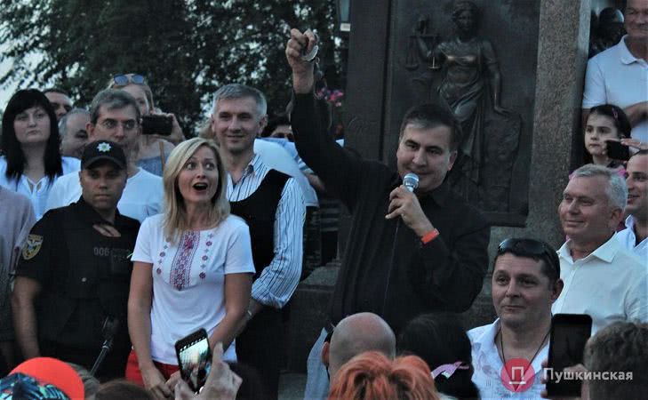 Саакашвили вернулся в Одессу и посетовал на «средневековых бандерлогов». Фото