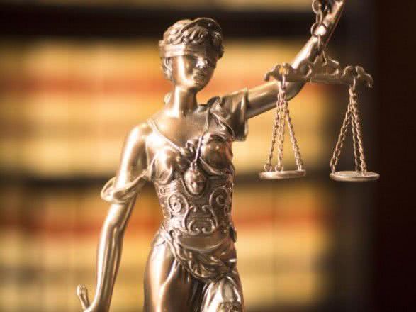 Суд зачитав вже 220 сторінок вироку Труханову