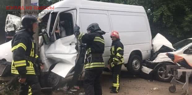 В Одессе в результате ДТП пришлось звать спасателей