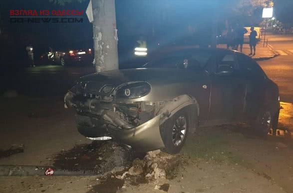 В Одессе на перекрестке столкнулись авто, есть пострадавшие