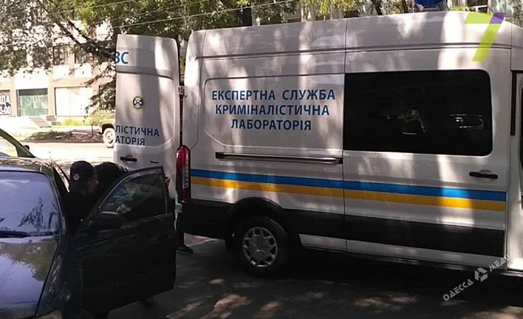 В Одессе на почве ревности мужчина убил экс-жену, ранил ребенка и пытался покончить с собой (фото)