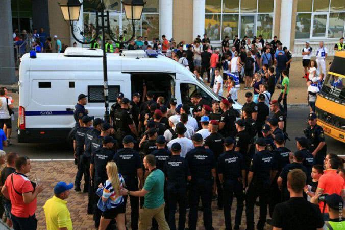 Матч за Суперкубок Украины в Одессе: полиция задержала агрессивных болельщиков