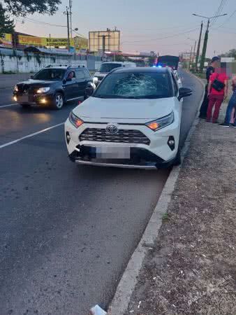 В одном из районов Одессы водитель Toyota RAW 4 совершил наезд на пешехода (фото)