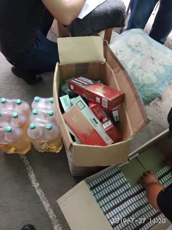 На рынке Болграда выявили торговые точки, в которых продавали безакцизный алкоголь и сигареты