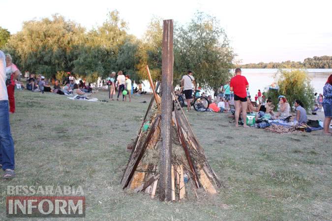 Не изменяя традиции: в Измаиле на берегу Дуная отметили этнопраздник Ивана Купала