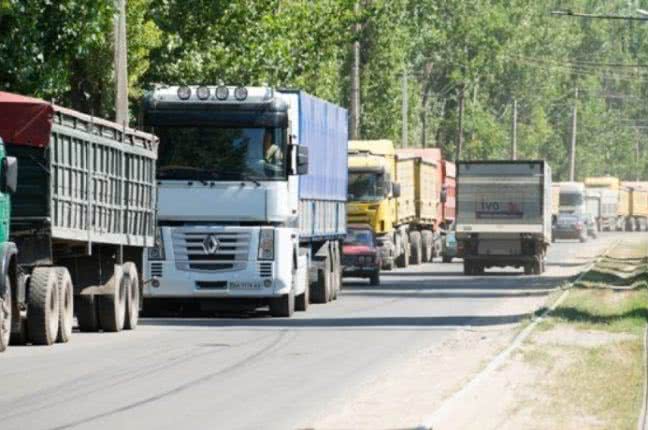 Большегрузы будут объезжать улицу Хуторскую в Одессе