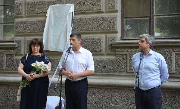 В Измаиле сегодня открыли памятную доску бывшему руководителю Советского Дунайского пароходства