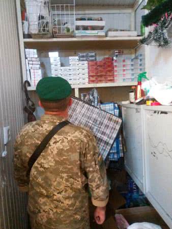 На рынке Болграда выявили торговые точки, в которых продавали безакцизный алкоголь и сигареты
