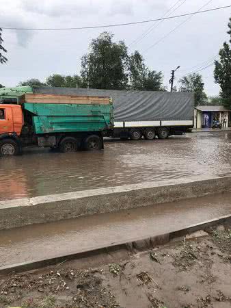 Из-за сильного ливня в Арцизе подтопило дома