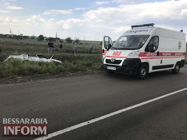 Прямо на выезде из Струмка слетела в кювет и перевернулась легковушка: пострадали дети
