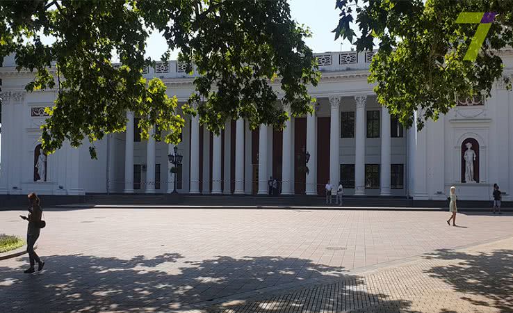В Одессе «заминировали» здание мэрии (обновляется)
