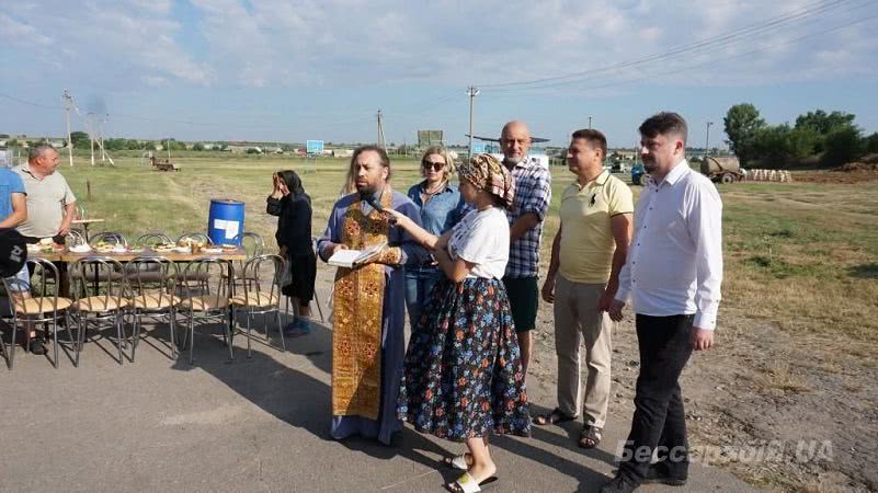 Возрождение бессарабских традиций: в селе Криничное для строительства этнографического музея состоялся массовый чамур