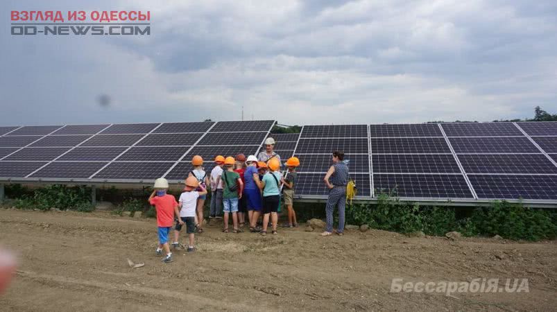 Школьники в Одесской области увидели работу солнечной электростанции