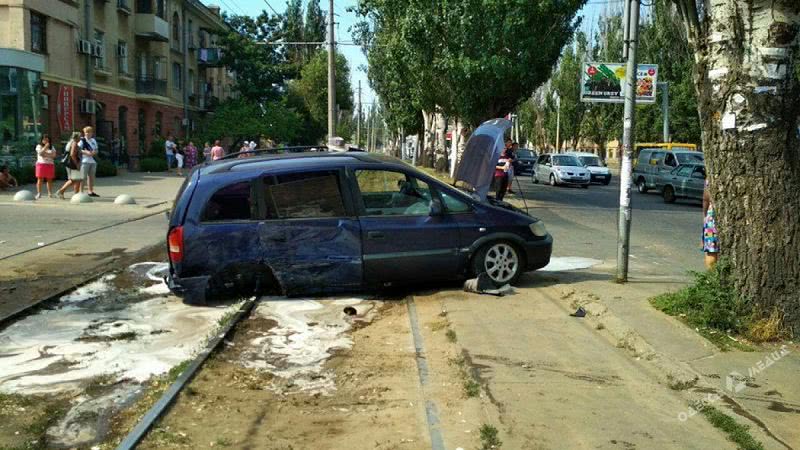 Пять аварий, громадные пробки и горевшая машина: на поселок Котовского не попасть (фото)
