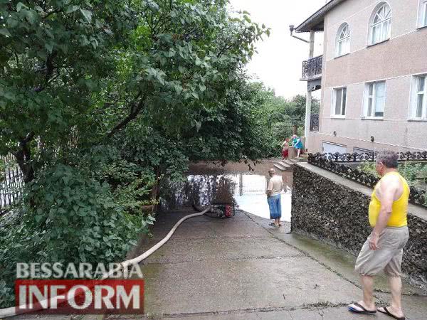 Из-за сильного ливня в Арцизе подтопило дома
