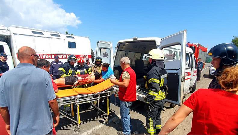 Четыре человека серьезно пострадали в аварии на трассе Одесса — Рени. Фото