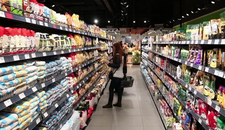 12-летняя жительница Рени похитила из магазина морепродукты и сладости на крупную сумму