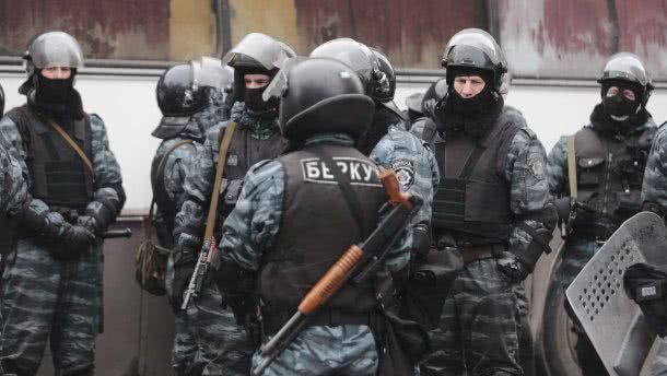 Экс-беркутовцы останутся под стражей, в суде отклонили заявление защиты