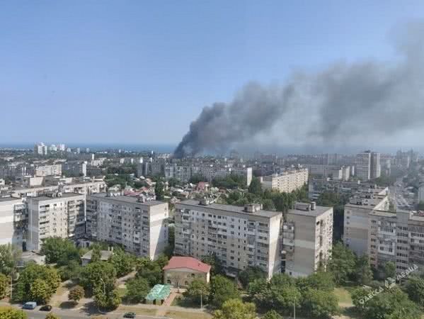 В  Черноморске  вспыхнул масштабный пожар в детском развлекательном центре (фото, видео)