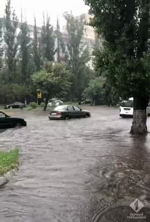 Ливень и смерч: на Одесскую область обрушилась жуткая непогода (фото, видео)