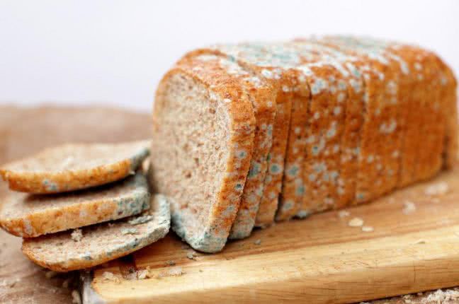 Плохой вкус, плесень и рейдерство: одесситы жалуются на хлеб