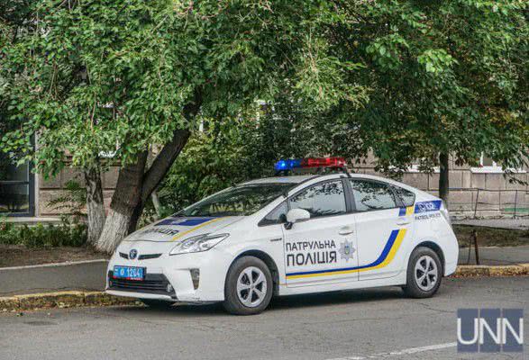 На Одещині невідомий стріляв у чоловіка за кермом авто